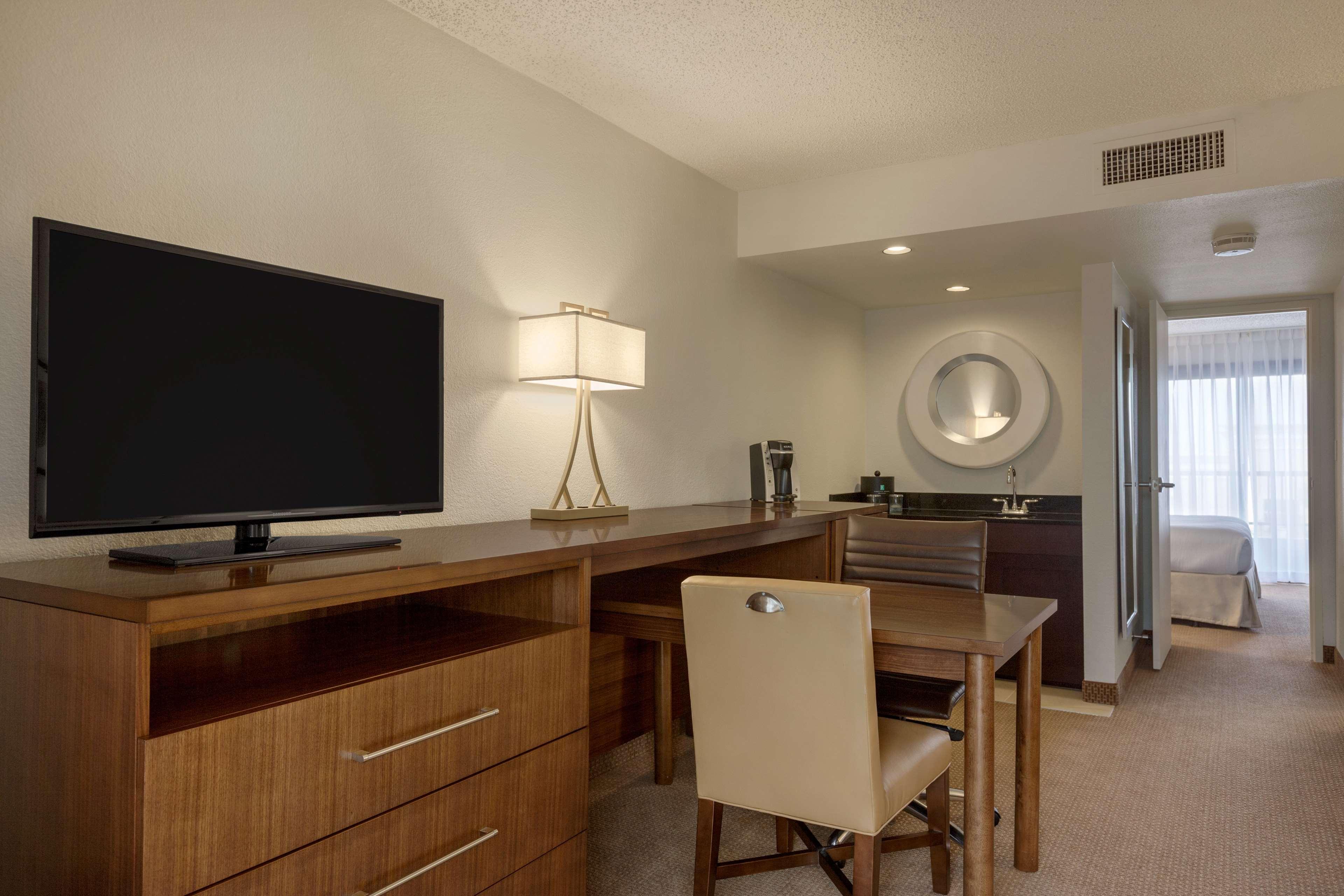 Embassy Suites Baton Rouge Exteriör bild