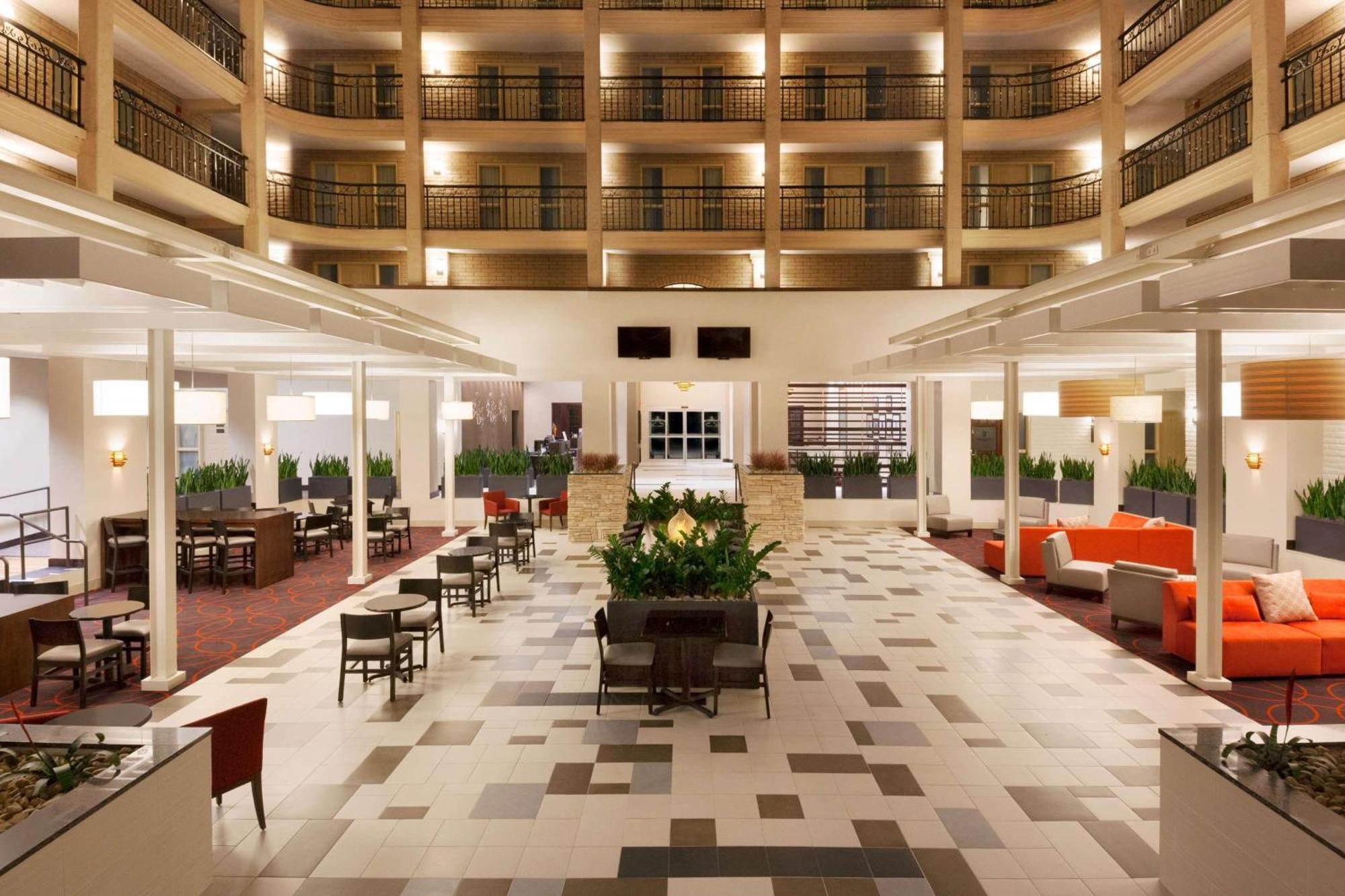 Embassy Suites Baton Rouge Exteriör bild