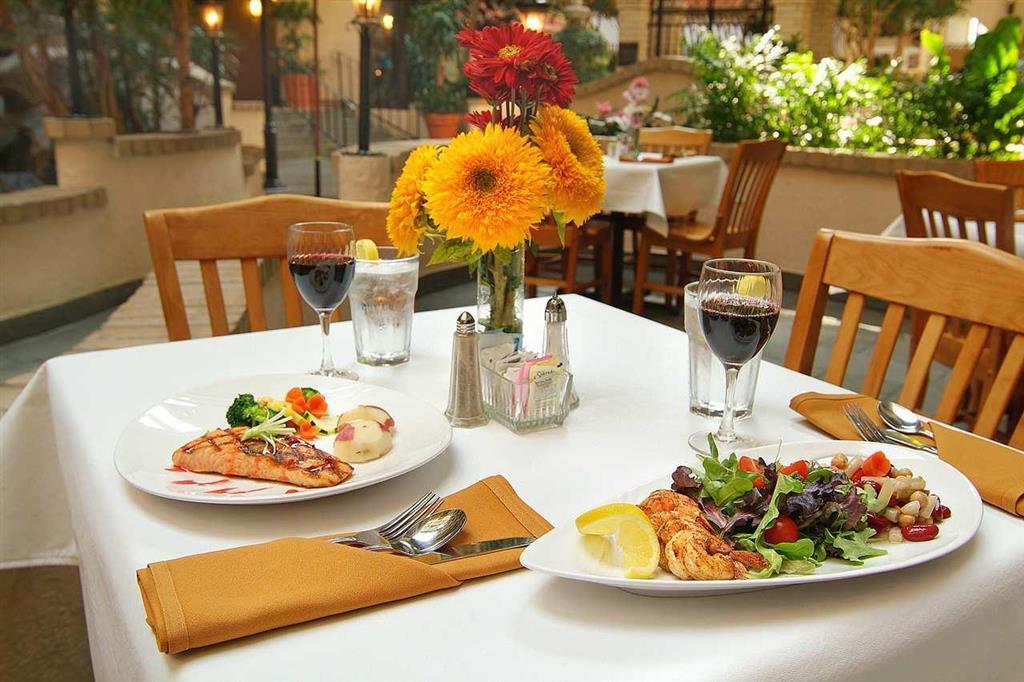 Embassy Suites Baton Rouge Restaurang bild