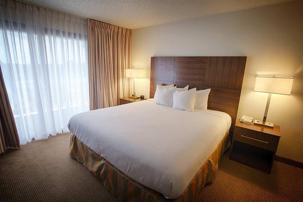 Embassy Suites Baton Rouge Rum bild